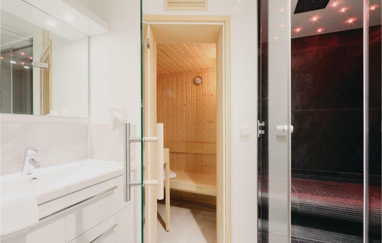 Cozy Apartment In Luebeck Travemuende With Sauna Экстерьер фото